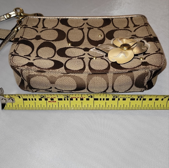 Coach Wristlet Signature Khaki Canvas Floral Design - Picture 7 of 8